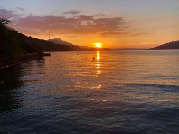 리시겐 Privatzimmer Am Thunersee 아파트 외부 사진